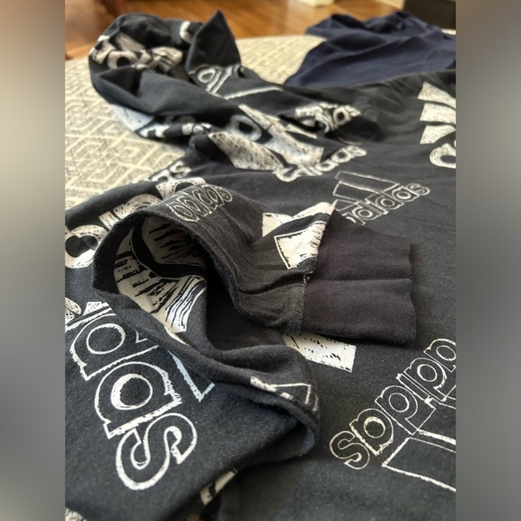 Set of 2 kids XL adidas hooded t-shirts, worn only a couple times - Picture 3 of 3